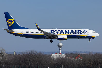 Unknown EI-EKX operated by Ryanair