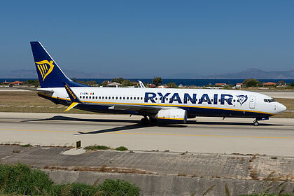 Boeing 737 EI-EMA operated by Ryanair