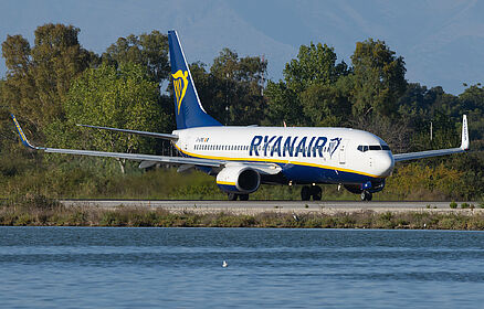 Boeing 737-800 EI-EME operated by Ryanair