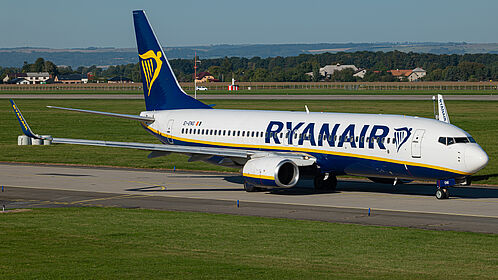 Boeing 737-800 EI-ENG operated by Ryanair UK