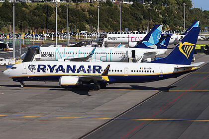 Boeing 737 EI-HGR operated by Ryanair