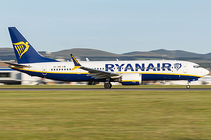 Boeing 737 EI-HMZ operated by Ryanair