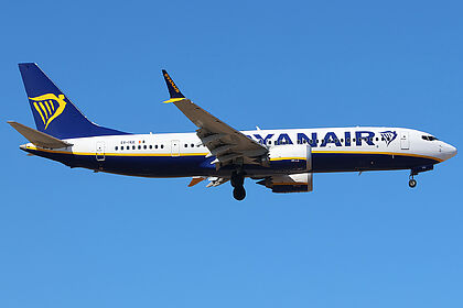 Boeing 737 EI-IGE operated by Ryanair