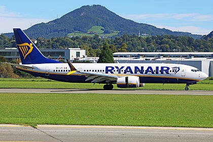 Boeing 737 MAX 8 EI-IJY operated by Ryanair