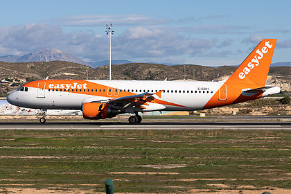 Airbus A320 G-EZUT operated by easyJet