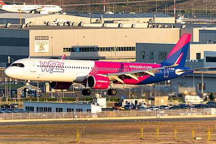 Airbus A321 NEO G-WUNE operated by Wizz Air UK