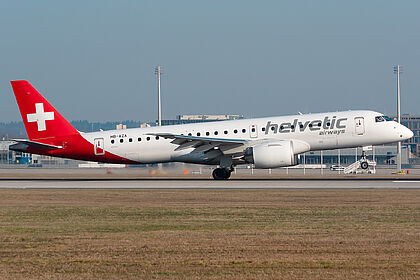Embraer 190 HB-AZA operated by SWISS