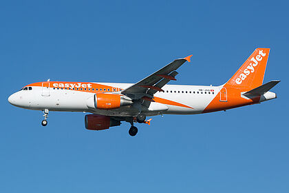 Airbus A320 HB-JXD operated by easyJet