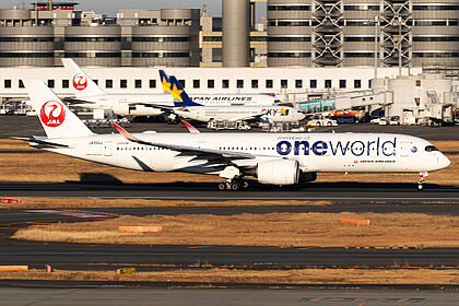 Airbus A350-900 JA15XJ operated by JAL
