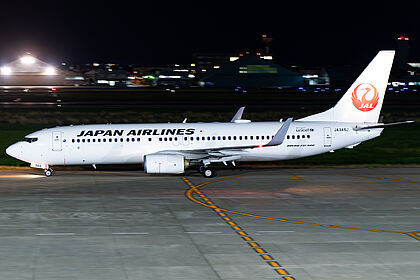 Boeing 737-800 JA346J operated by JAL