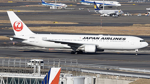 Unknown JA656J operated by JAL