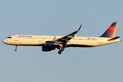 Airbus A321 N102DN operated by Delta Air Lines