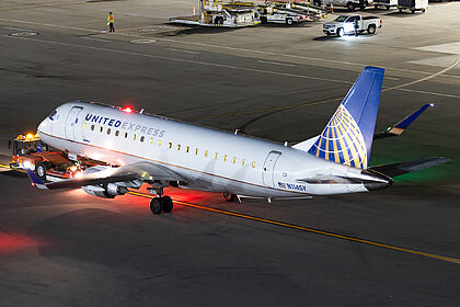 Unknown N114SY operated by United