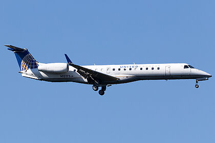 Unknown N12175 operated by United