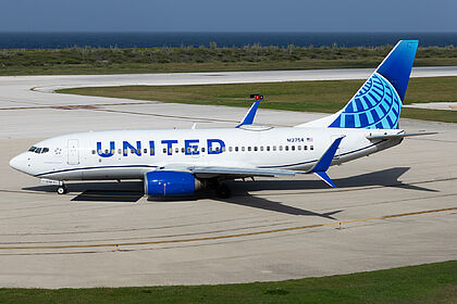 Unknown N12754 operated by United