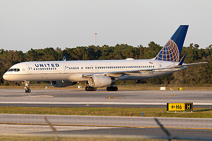 Boeing 757-200 N13110 operated by United
