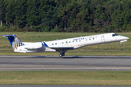 Unknown N14203 operated by United