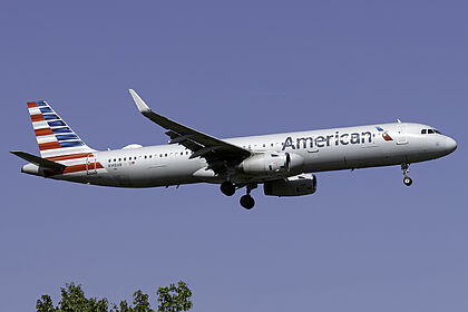 Airbus A321 N148AN operated by American