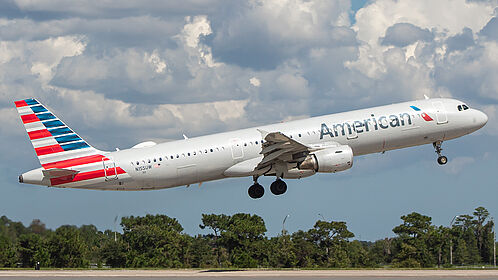 Unknown N155UW operated by American