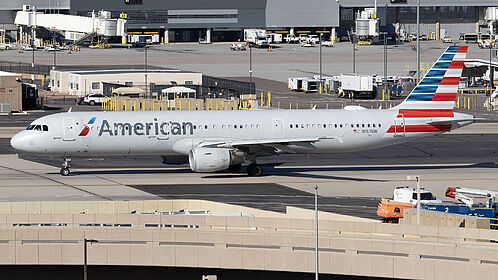 Airbus A321 N157UW operated by American
