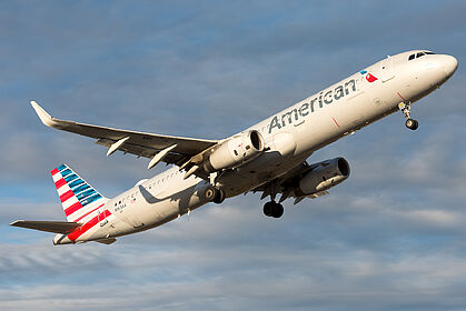 Unknown N163AA operated by American