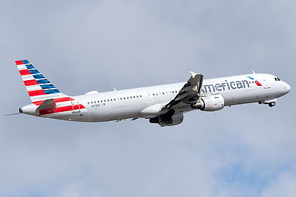 Unknown N172US operated by American