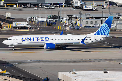 Unknown N17583 operated by United