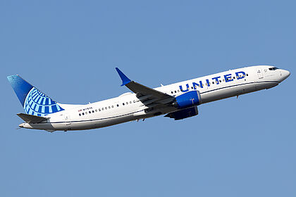 Unknown N17594 operated by United