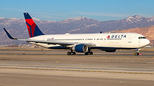 Boeing 767-300 N180DN operated by Delta Air Lines