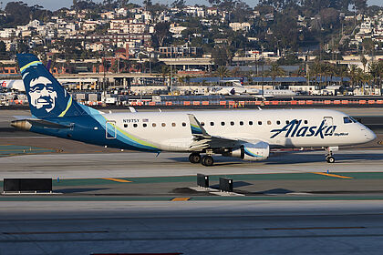 Unknown N197SY operated by American