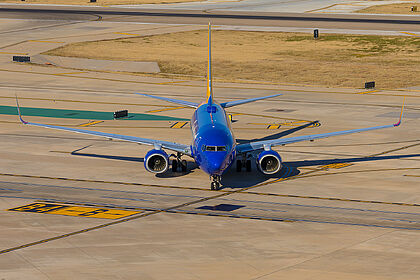 Boeing 737-700 N228WN operated by Southwest