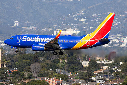 Boeing 737-700 N229WN operated by Southwest