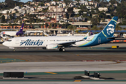 Unknown N236AK operated by Alaska