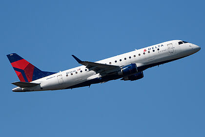 Embraer 175 N236JQ operated by Delta Air Lines