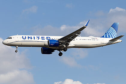 Unknown N24519 operated by United