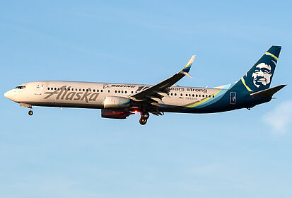 Boeing 737 N248AK operated by Alaska