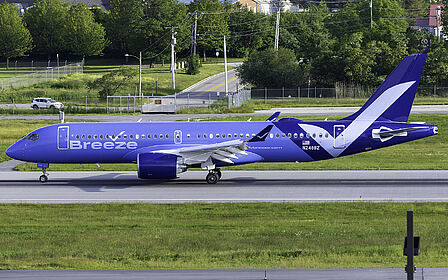 Unknown N248BZ operated by Breeze