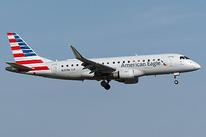 Embraer 175 N251NN operated by Envoy Air