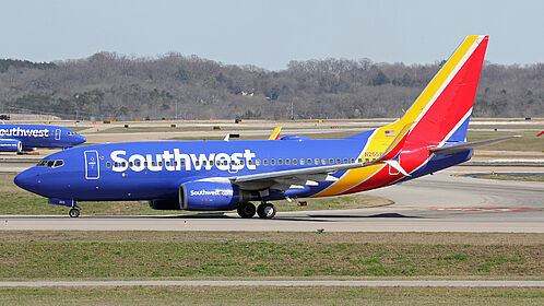 Boeing 737-700 N265WN operated by Southwest