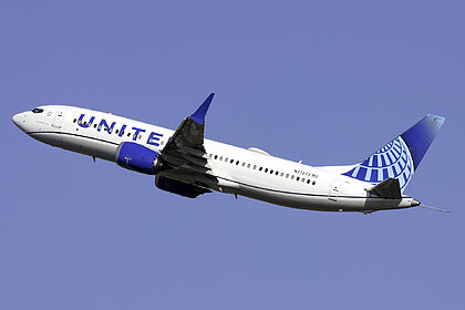 Unknown N27273 operated by United