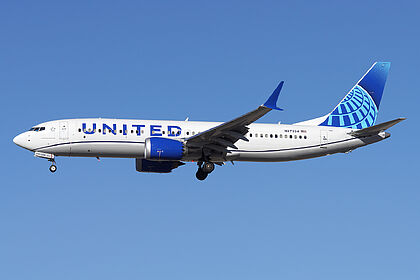 Boeing 737 MAX 8 N27334 operated by United