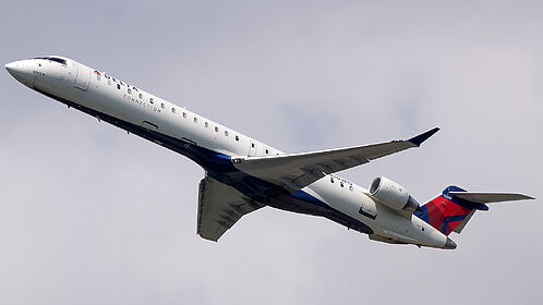Bombardier CRJ900 N303PQ operated by Delta Air Lines