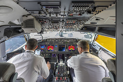 Boeing 737-800 N309PC operated by American