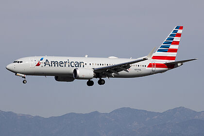 Boeing 737 MAX 8 N309UL operated by American