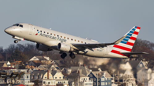 Embraer 175 N312BT operated by Envoy Air