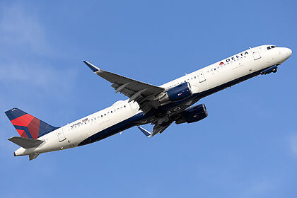 Airbus A321 N316DN operated by Delta Air Lines