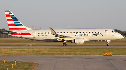 Embraer 175 N322RC operated by Envoy Air
