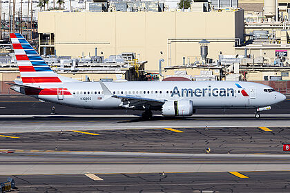 Unknown N323SG operated by American
