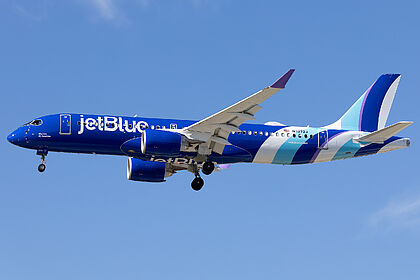 Airbus A220-300 N3272J operated by JetBlue