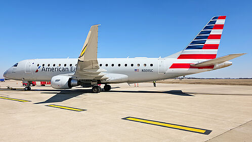 Embraer 175 N331SC operated by Envoy Air